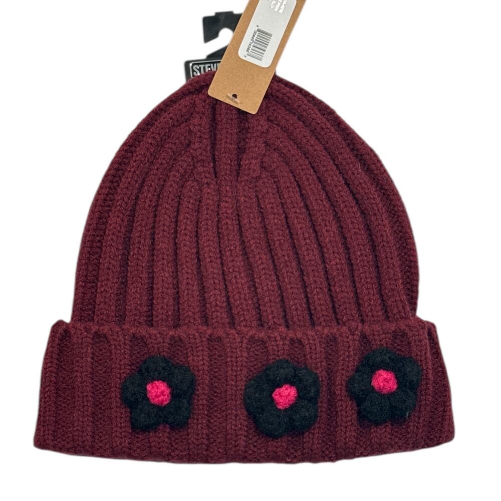 NWT Steve Madden Women’s Burgundy Ribbed Knit Beanie Floral Applique One Size